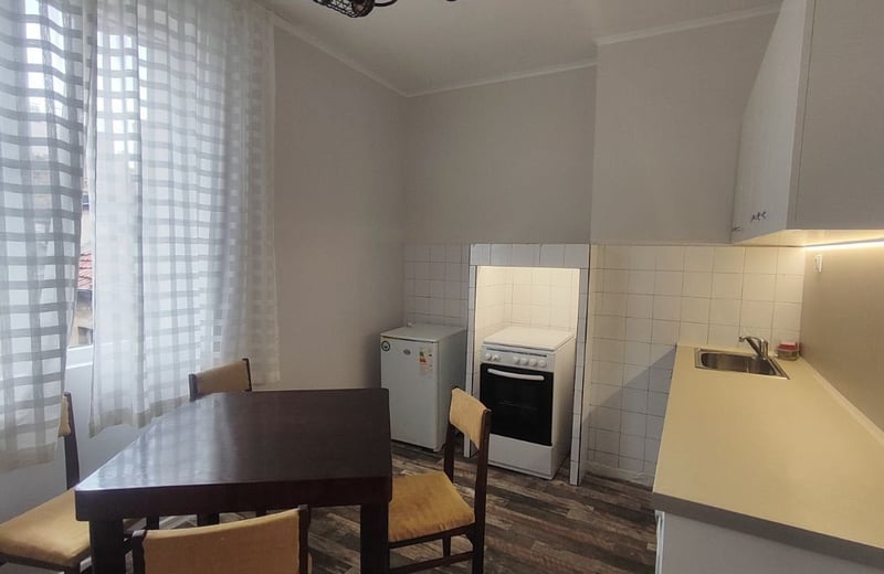 Location d’un appartement chaleureux de 3 pièces au centre de Varna, Bulgarie